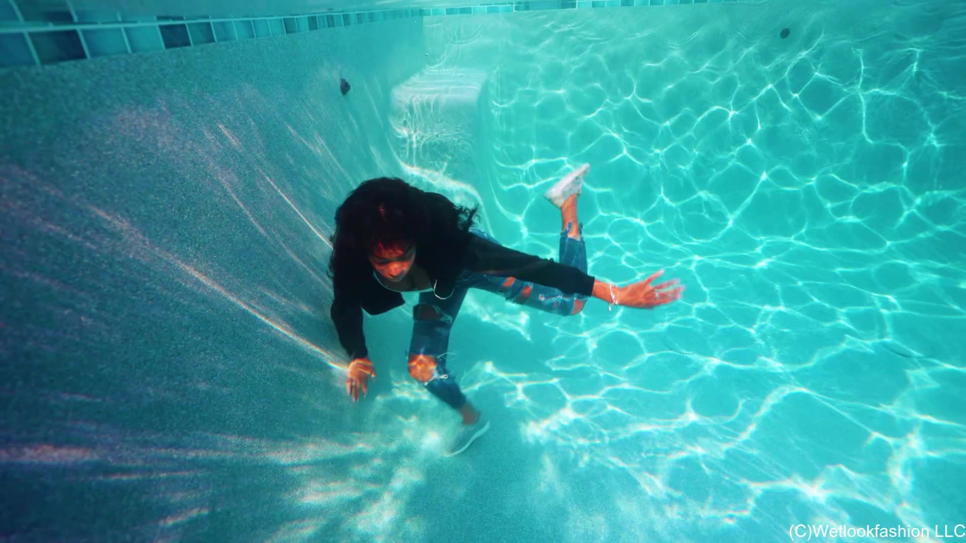 Amy's Unplanned Underwater Indulgence