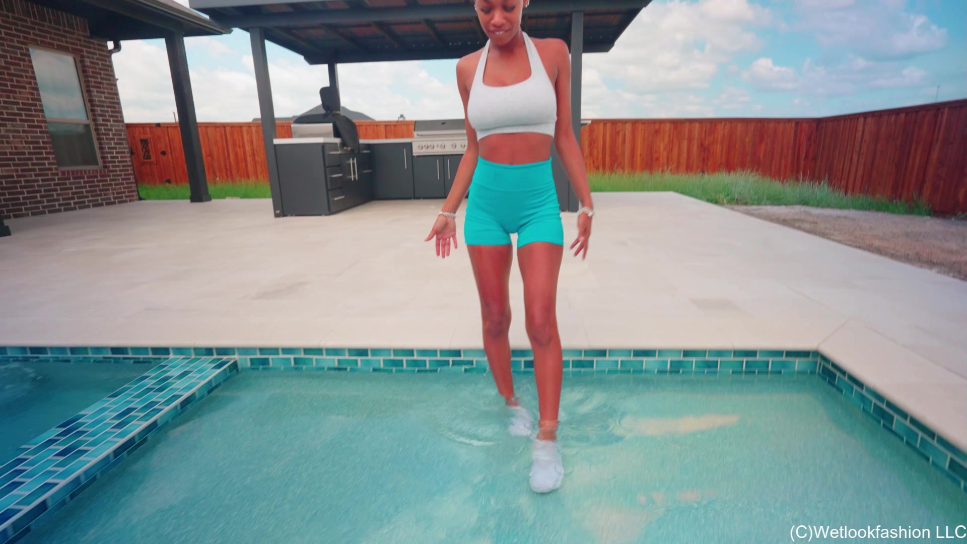 Amy's Dip in a Sporty Short Outfit