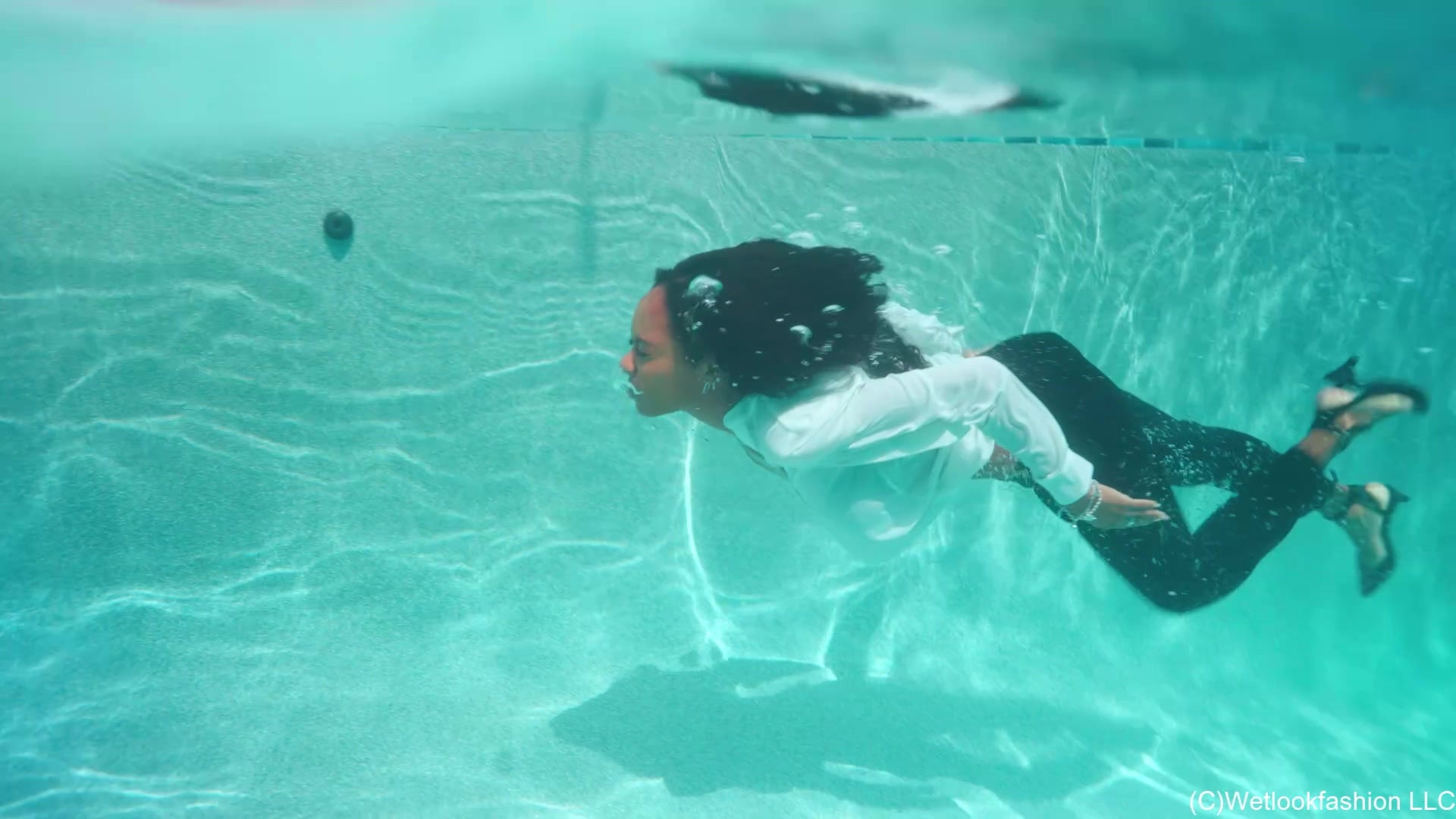 Amy's Wet Clothes Business