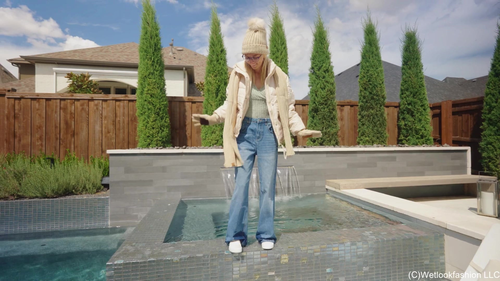 Hannah Is Swimming in a Jeans Winter Outfit