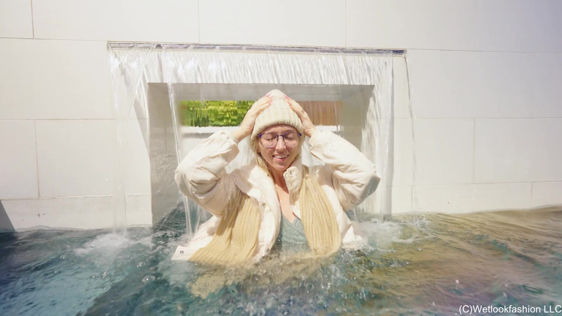 Hannah Is Swimming in a Jeans Winter Outfit