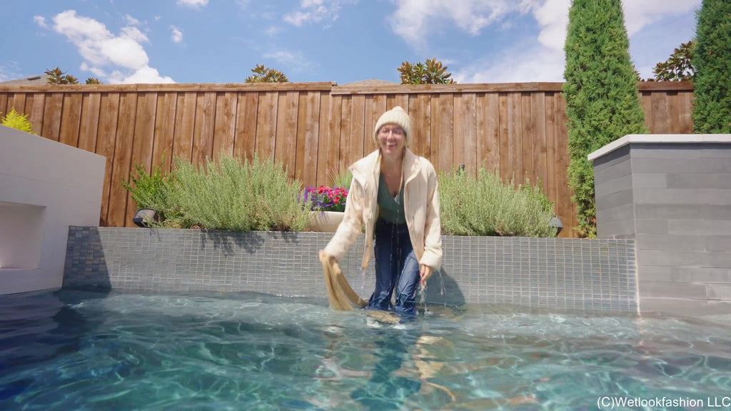 Hannah Is Swimming in a Jeans Winter Outfit