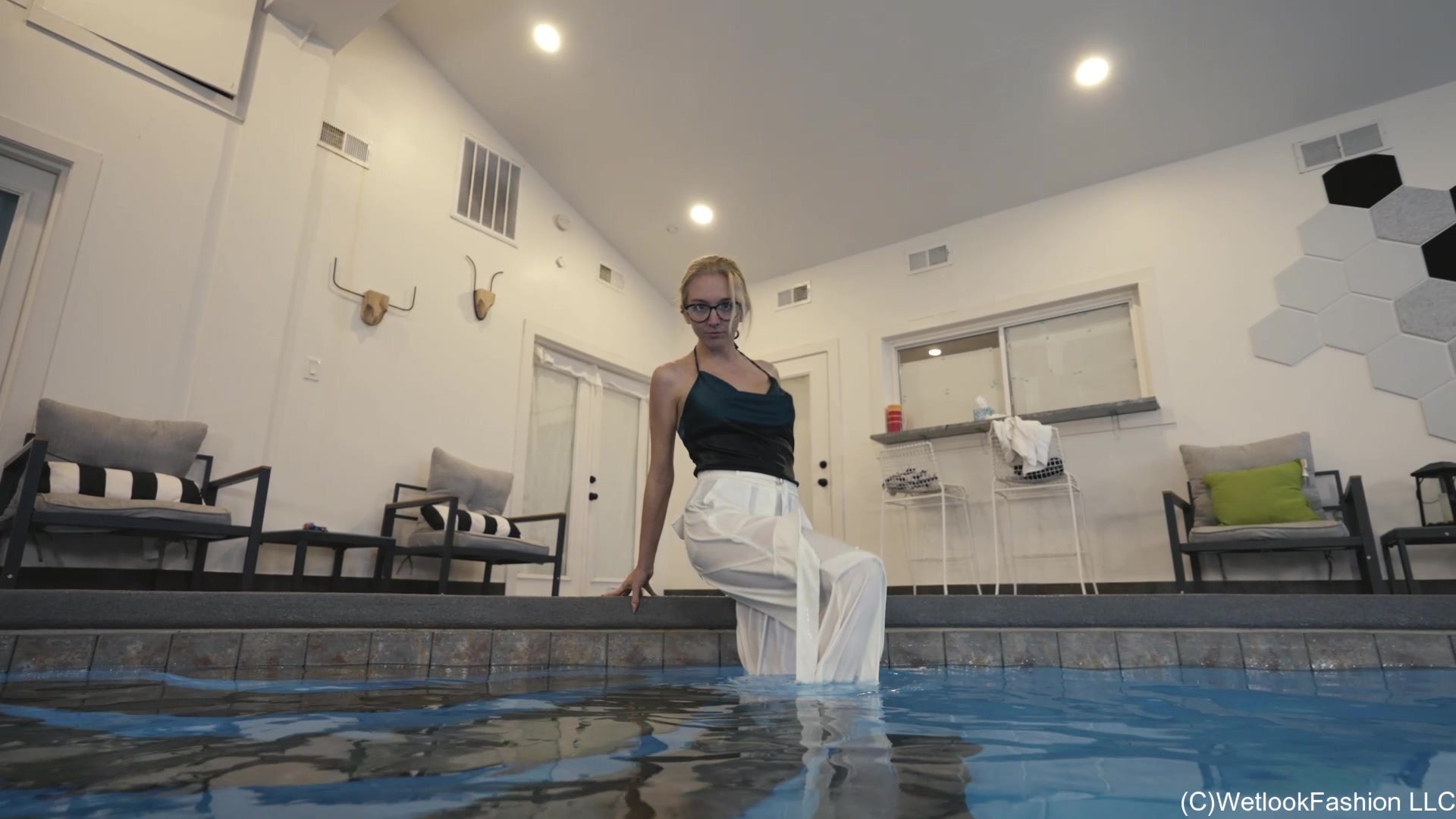 Hannah Swims in Fancy White Pants and Green Top