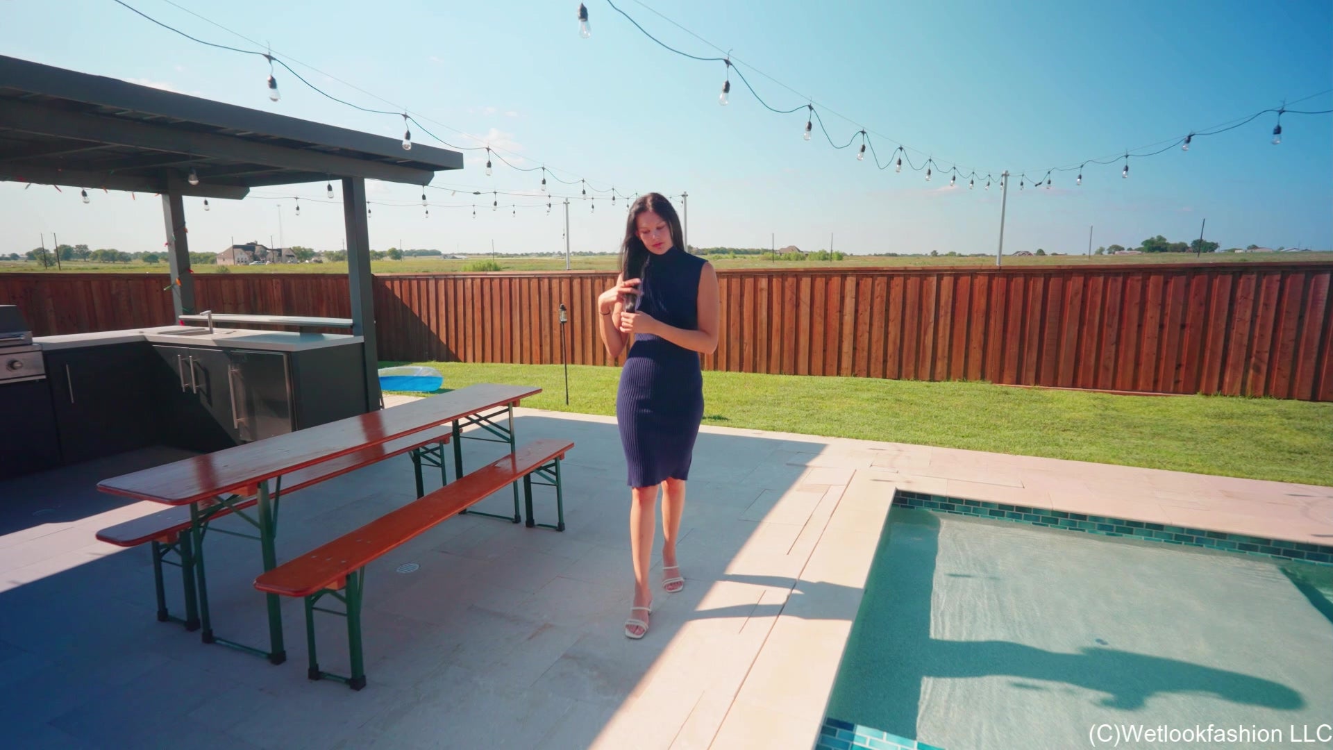 Jenny Soaks Her Blue Wool Dress