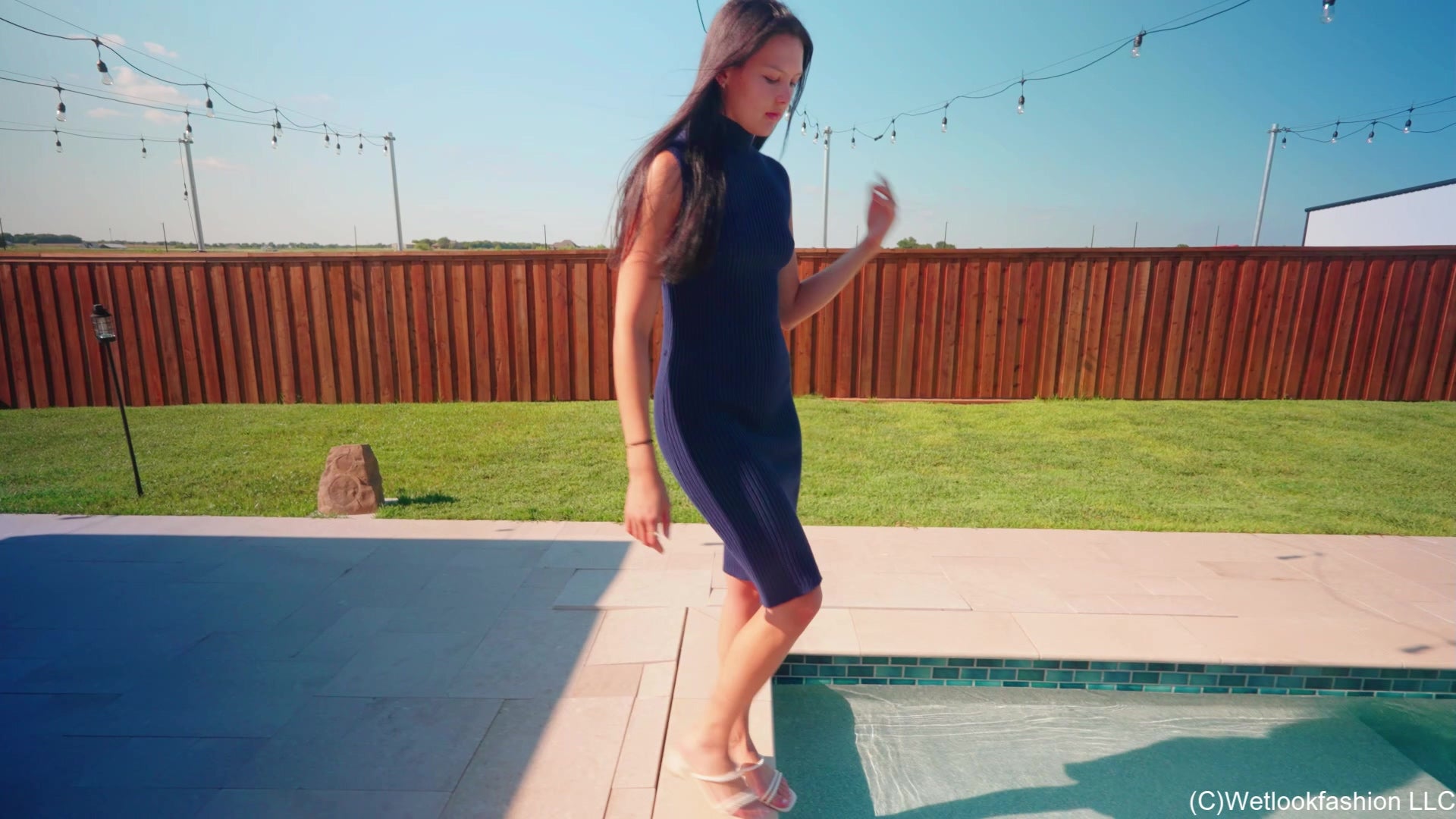 Jenny Soaks Her Blue Wool Dress