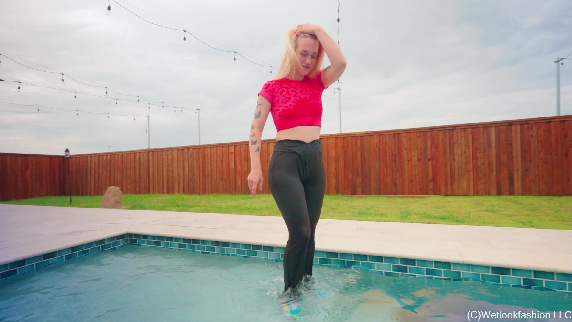 Jessica Has a Blast in the Pool Wearing a Yoga Outfit