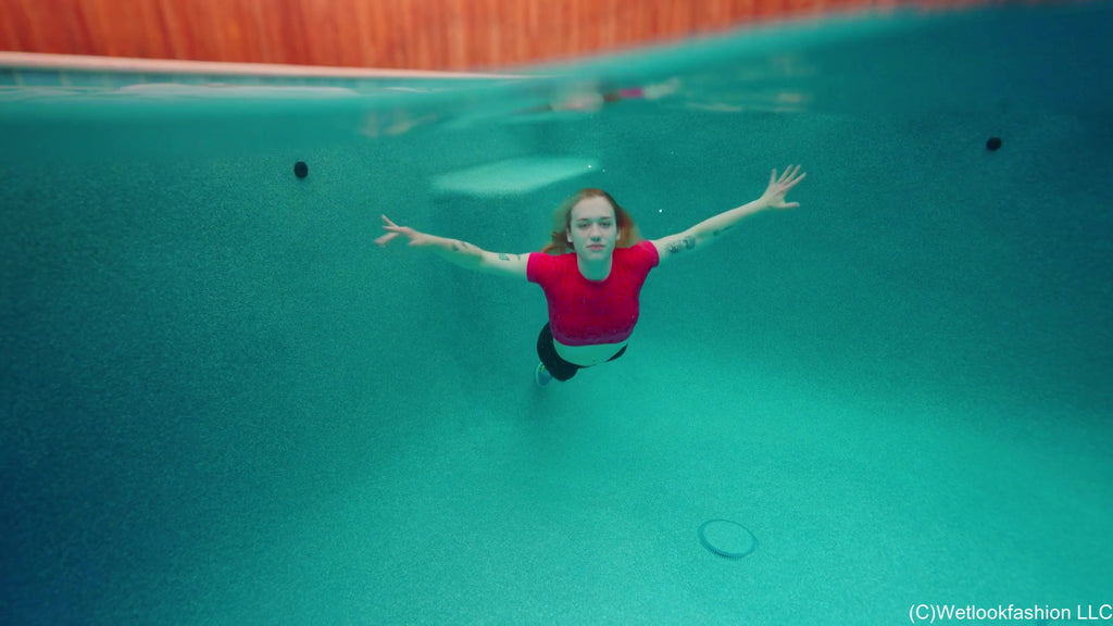 Jessica Has a Blast in the Pool Wearing a Yoga Outfit