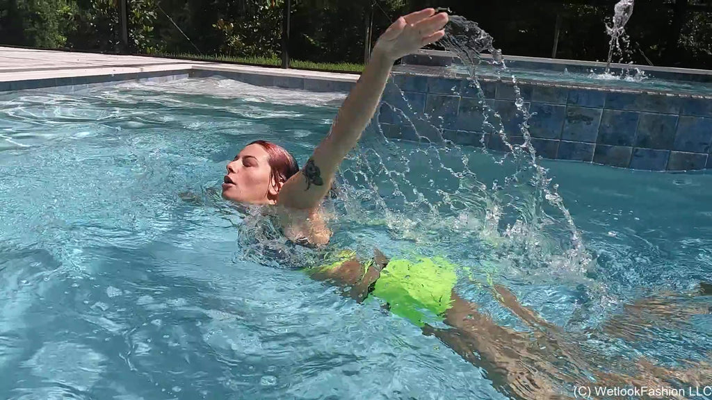 Kilo - Wasser-Workout im Nike Pro Set
