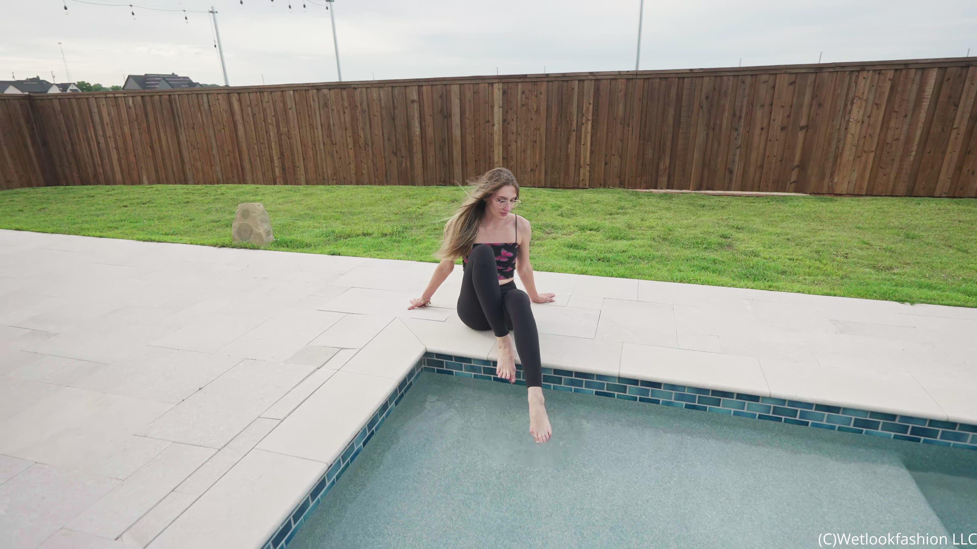 Lila Gets Wet in LuluLemon Leggings