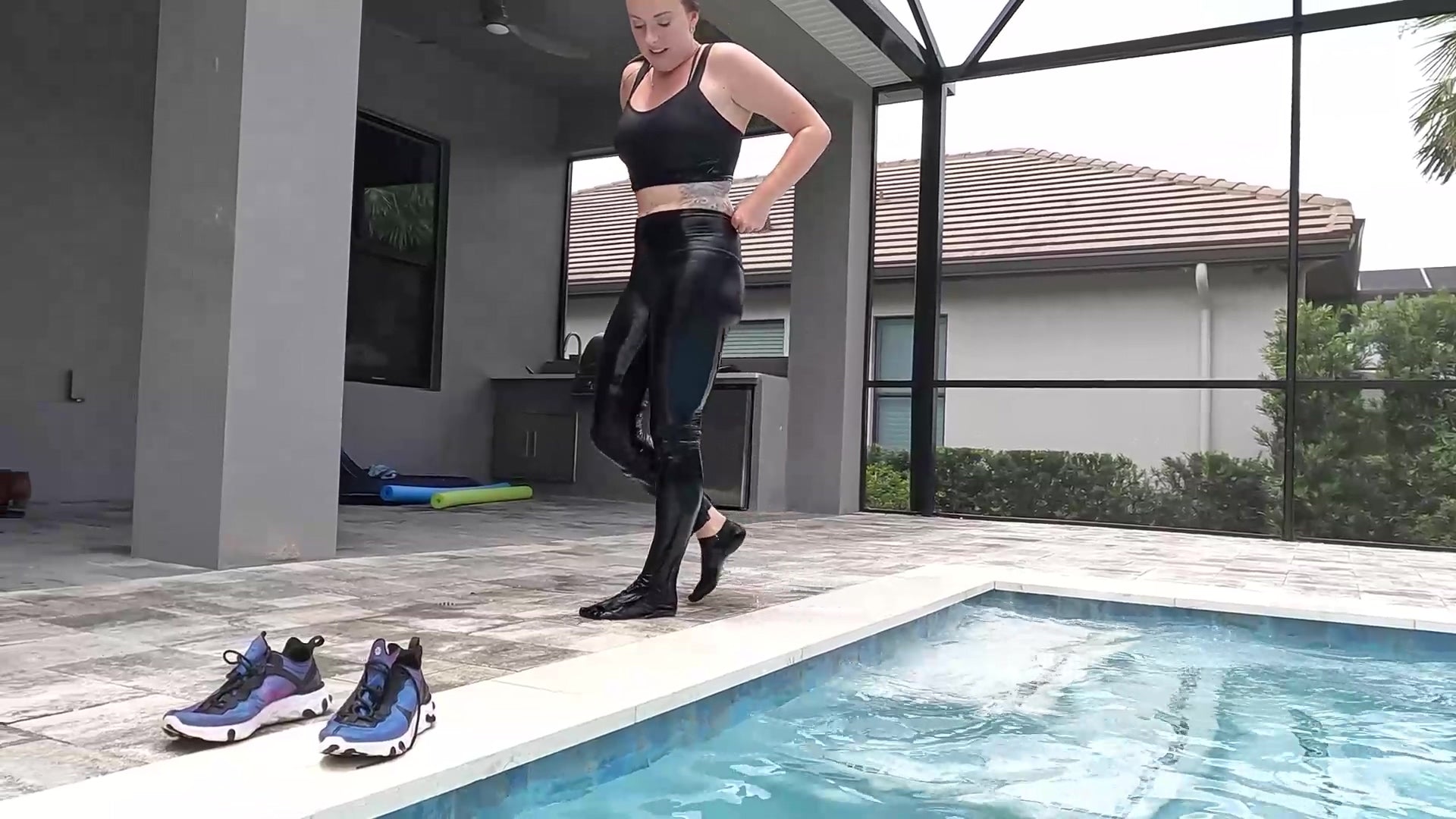 Mandi Swims in LuluLemon Yoga Pants and Top