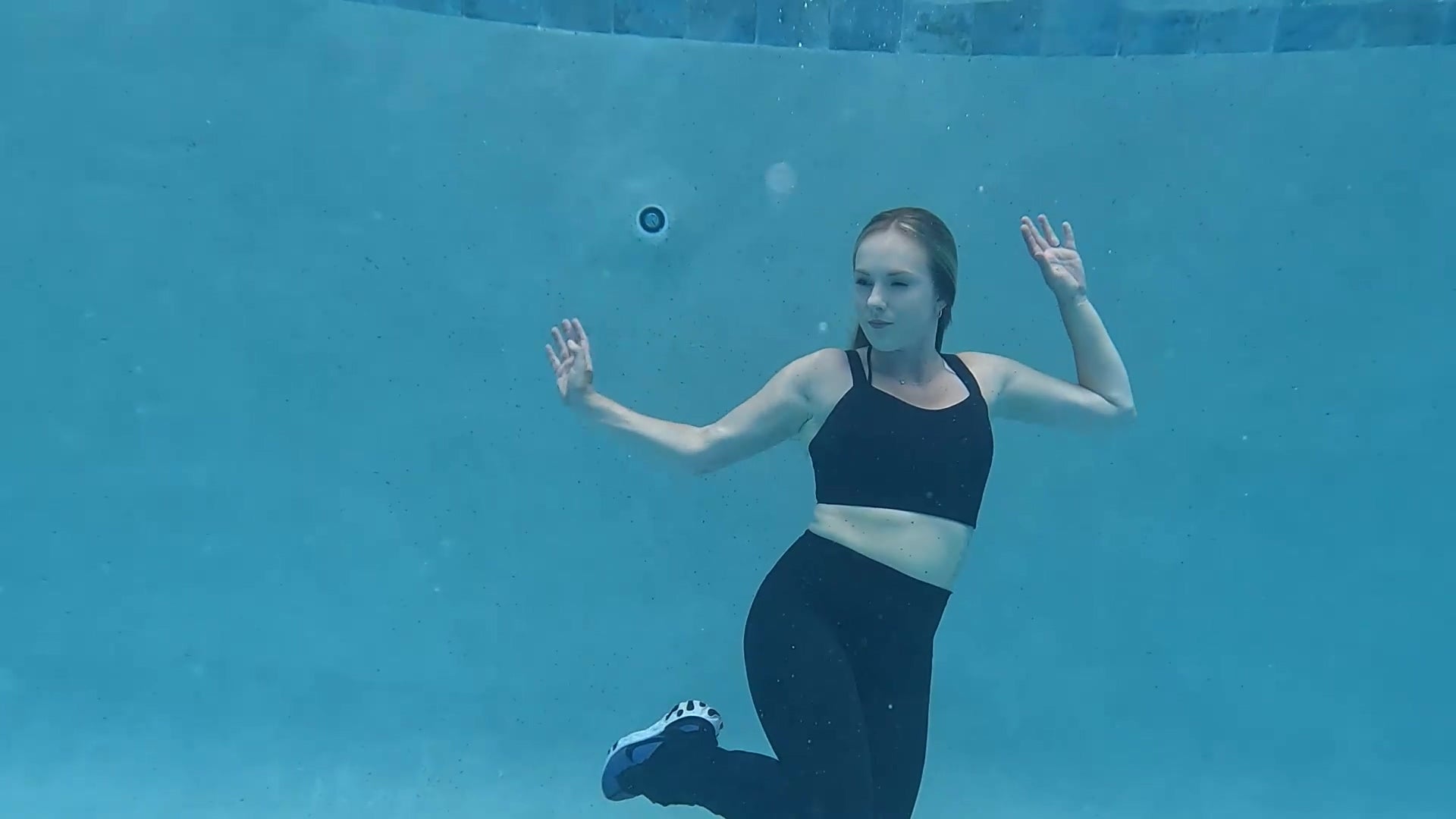 Mandi Swims in LuluLemon Yoga Pants and Top