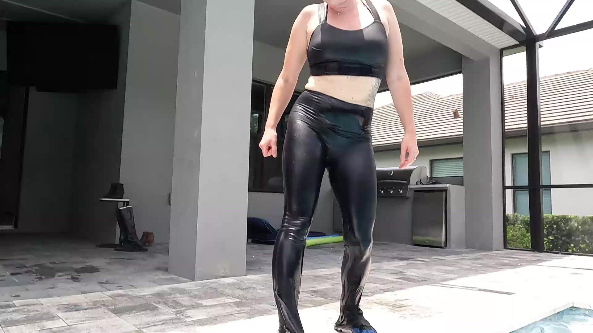 Mandi Swims in LuluLemon Yoga Pants and Top