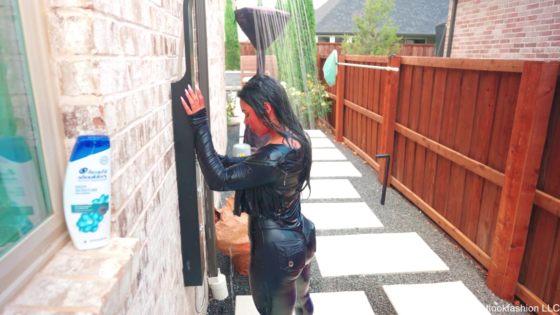 Maria Gets Wet in a Workout Set and Nike Air Max