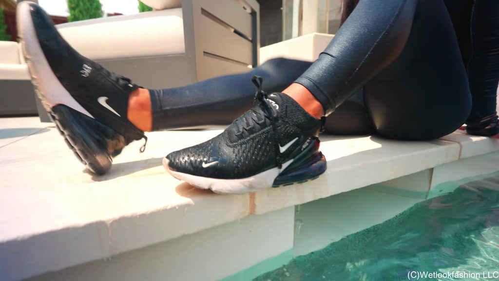 Maria Gets Wet in a Workout Set and Nike Air Max
