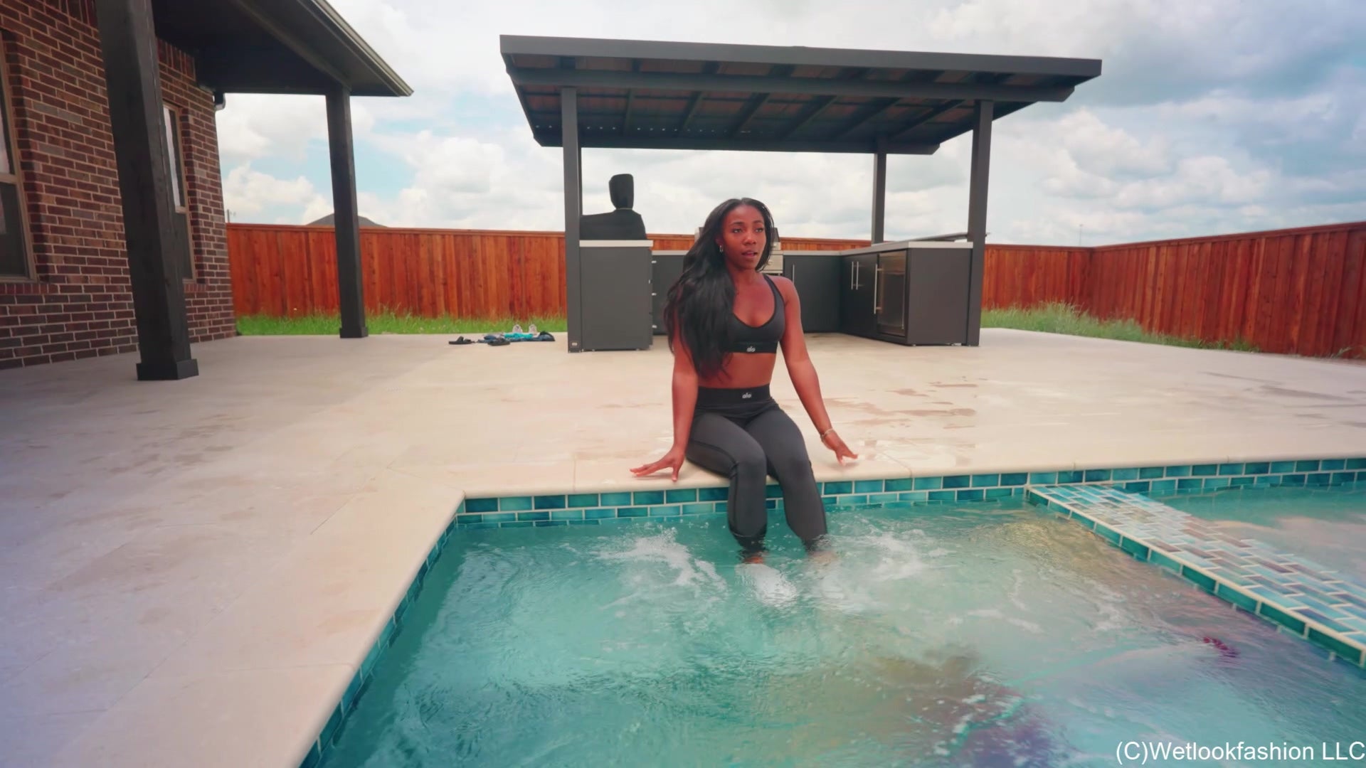 Naomi Swims in the Pool Wearing Color Changing Leggings