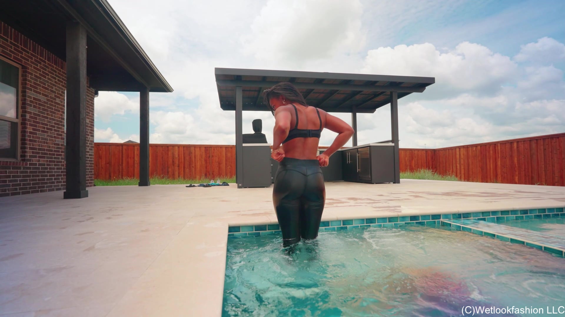 Naomi Swims in the Pool Wearing Color Changing Leggings
