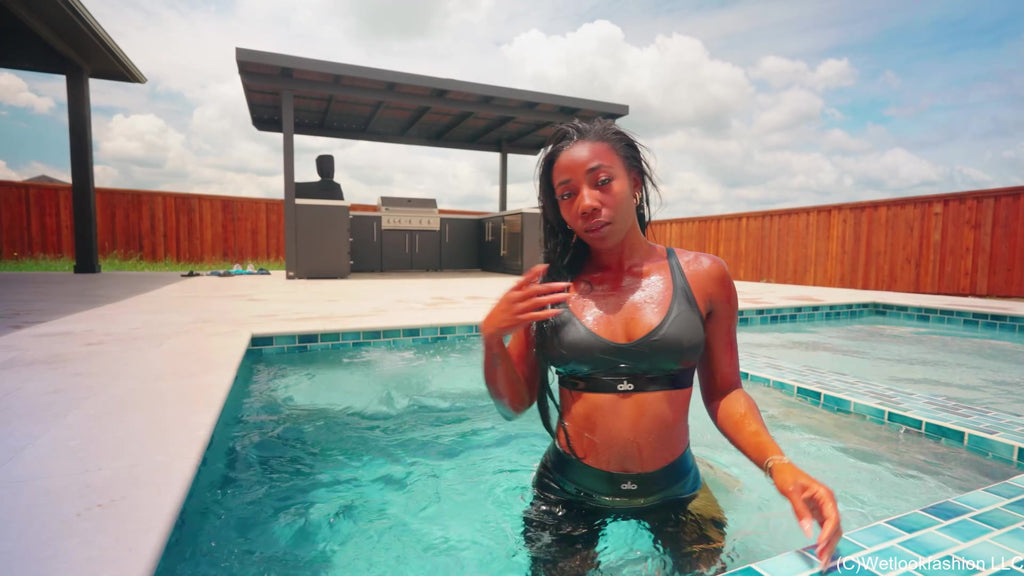 Naomi Swims in the Pool Wearing Color Changing Leggings