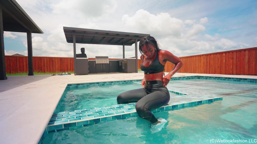 Naomi Swims in the Pool Wearing Color Changing Leggings