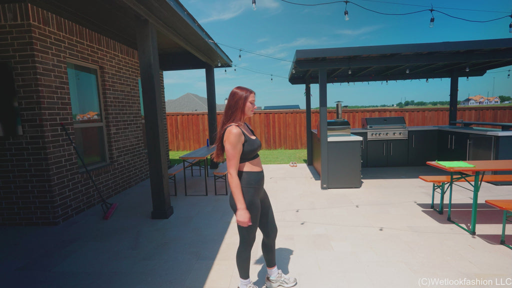 Taylor's Water Workout in a Black Legging Outfit