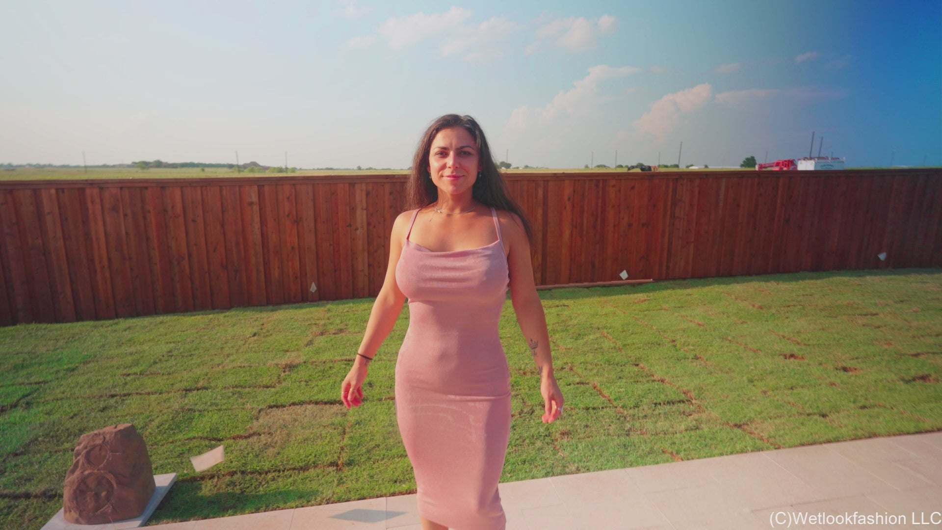 Reina's Dress Gets Clingy When Wet