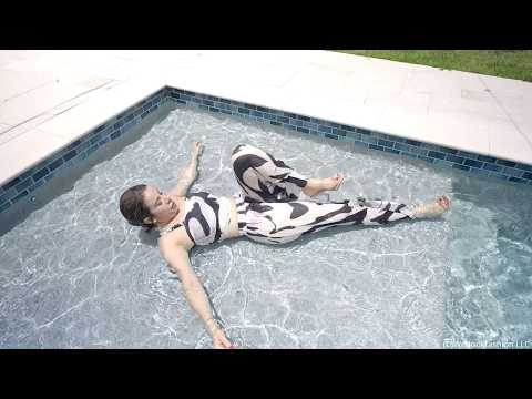 Sienna Goes for a Swim in A Flowy Pant Set