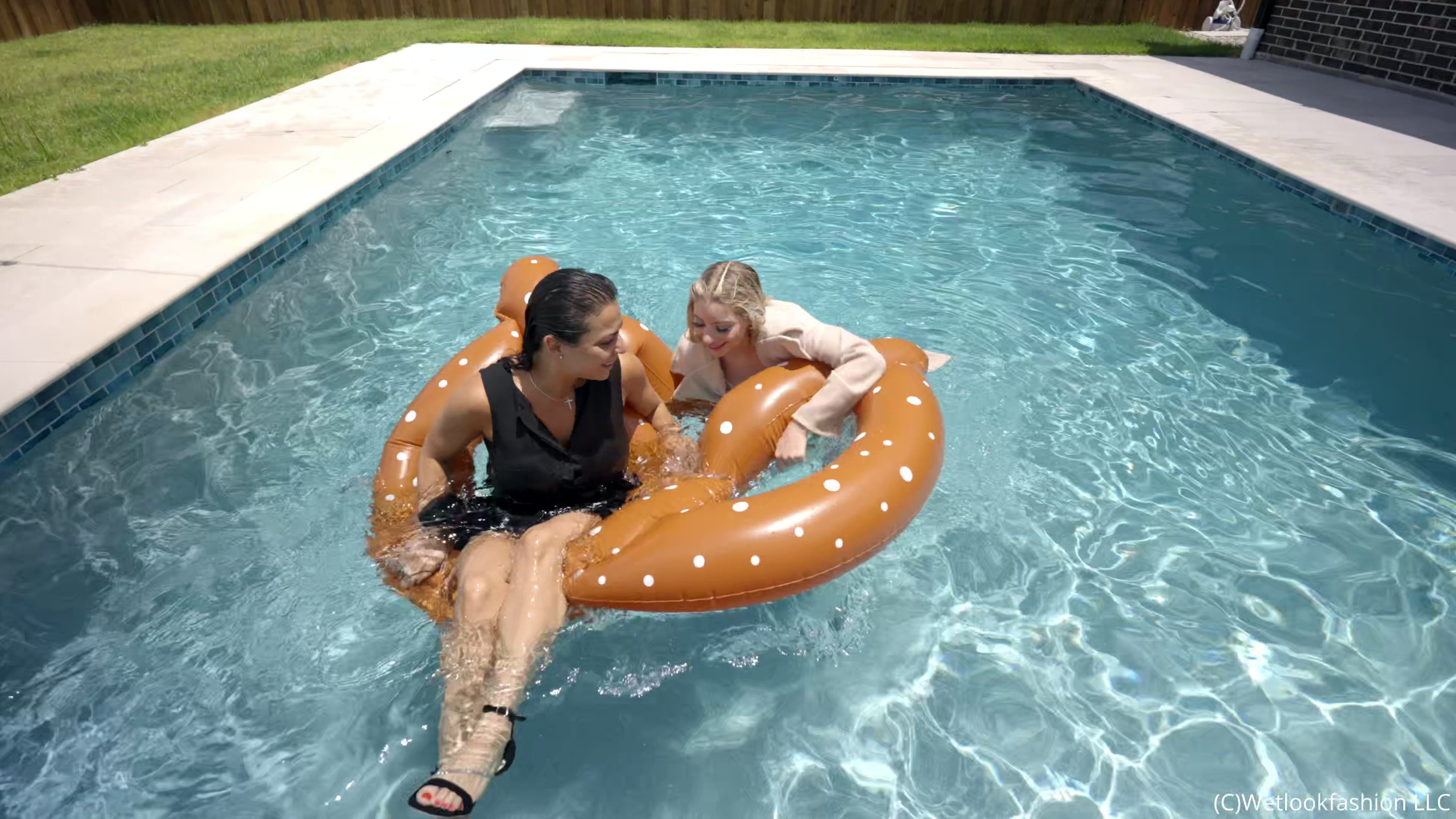 Reina Teaches Amber How to Do a Dive Fully Dressed