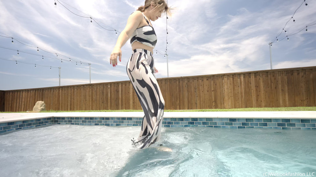 Sienna Goes for a Swim in A Flowy Pant Set