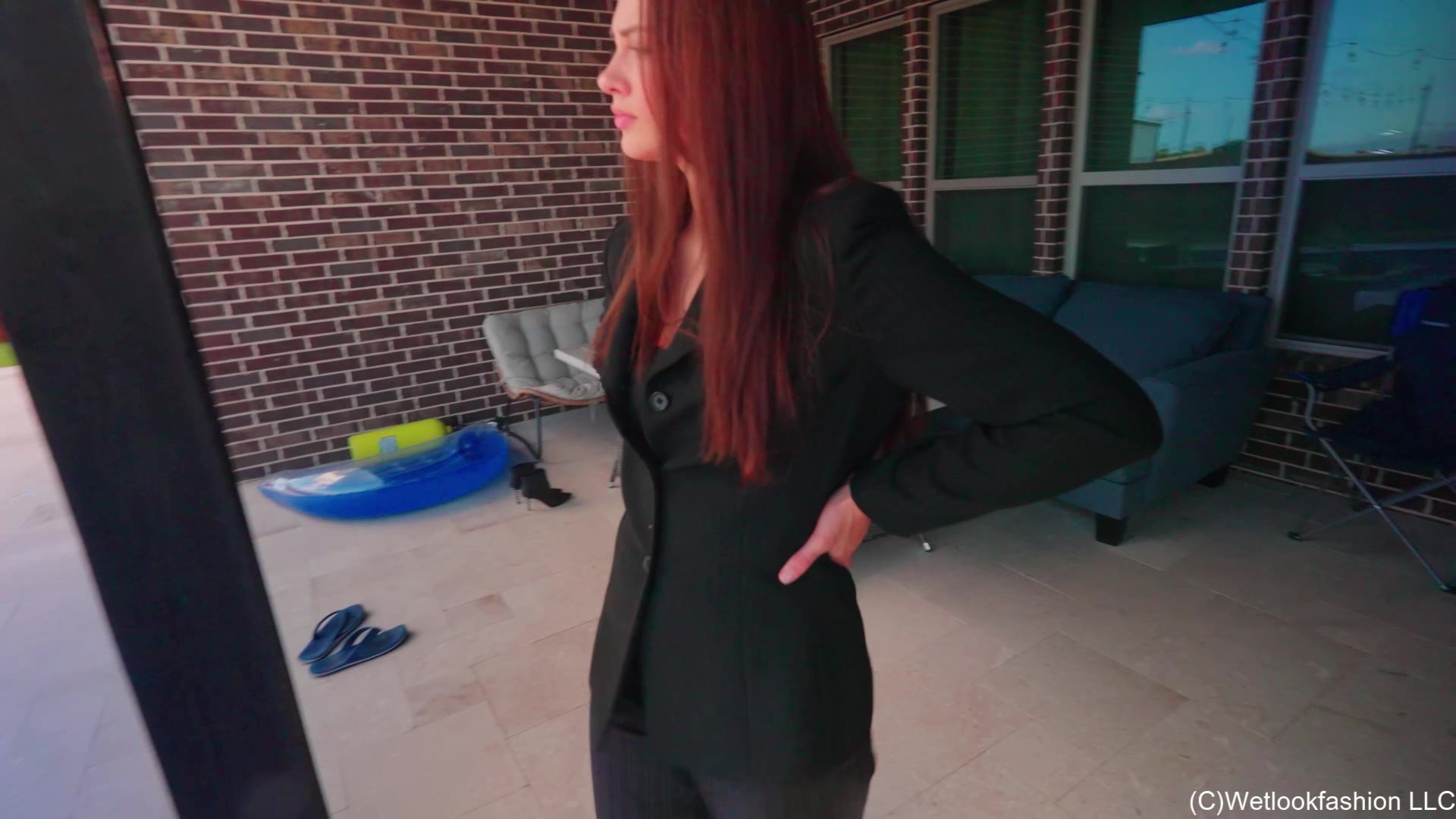 Taylor Suits the Pool