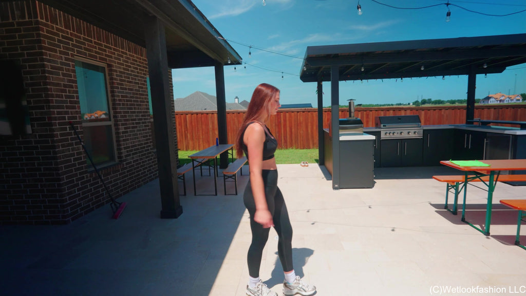 Taylor's Water Workout in a Black Legging Outfit