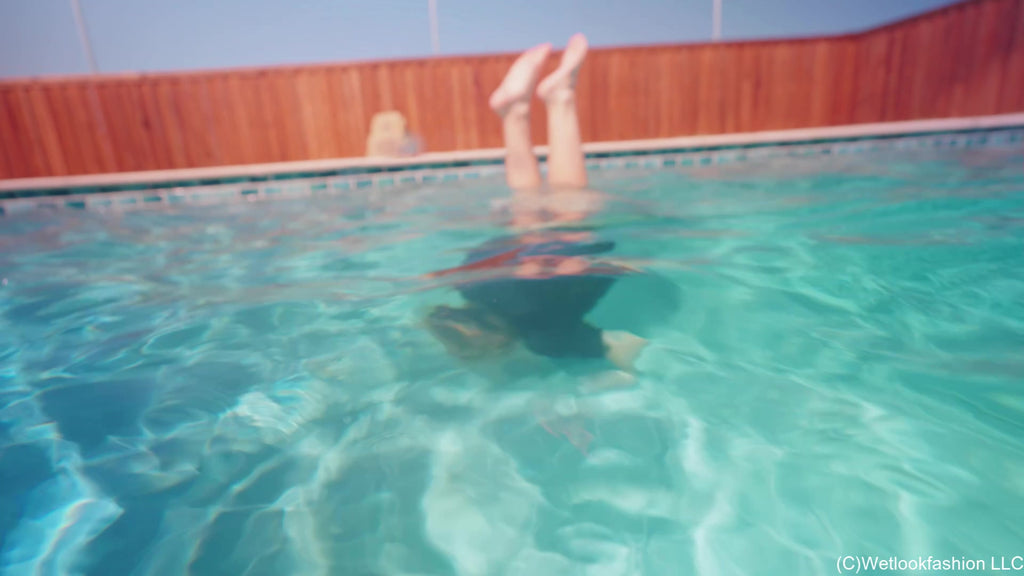Wet T-Shirt Underwater Show with Bella Rose