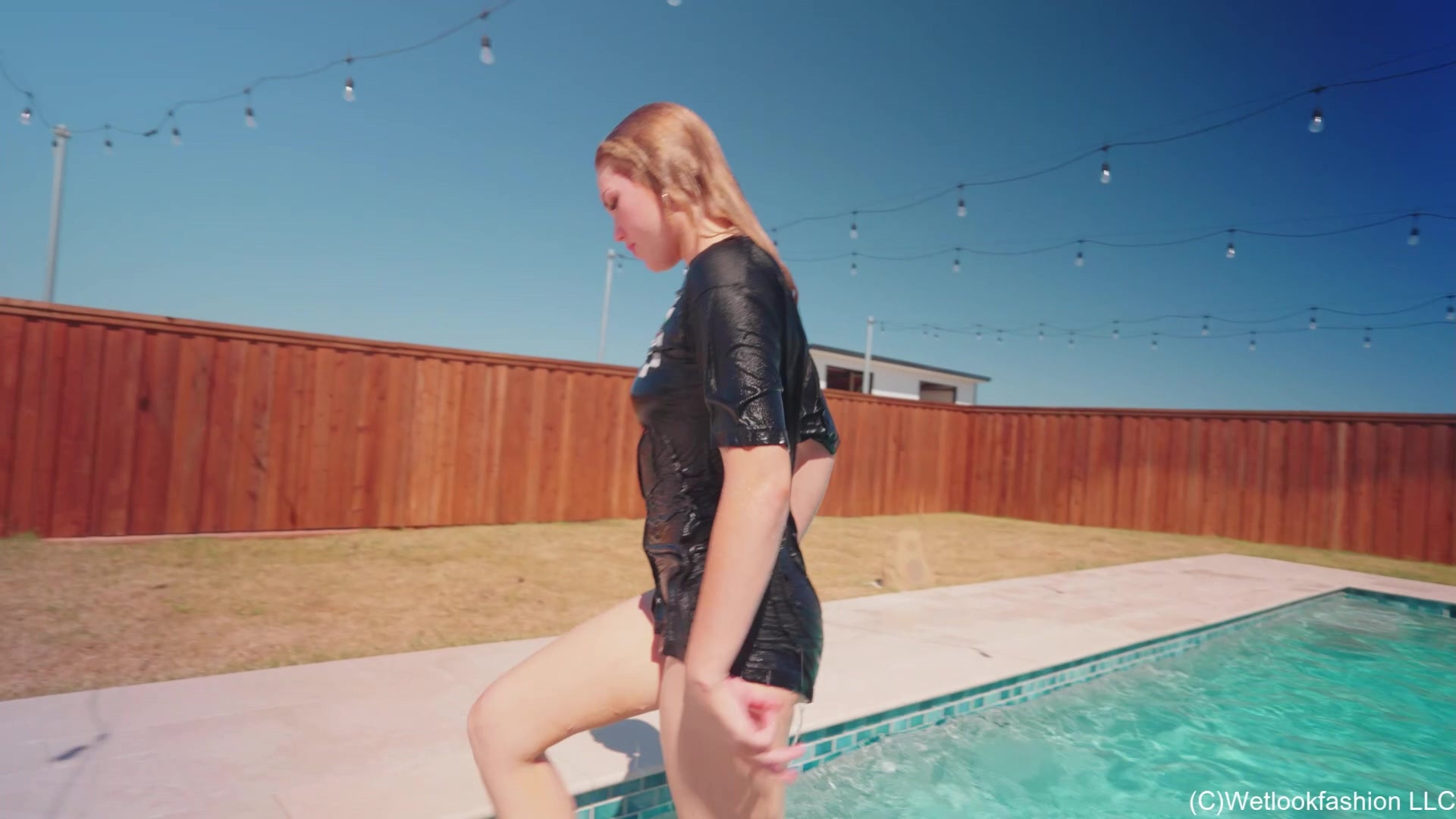 Wet T-Shirt Underwater Show with Bella Rose